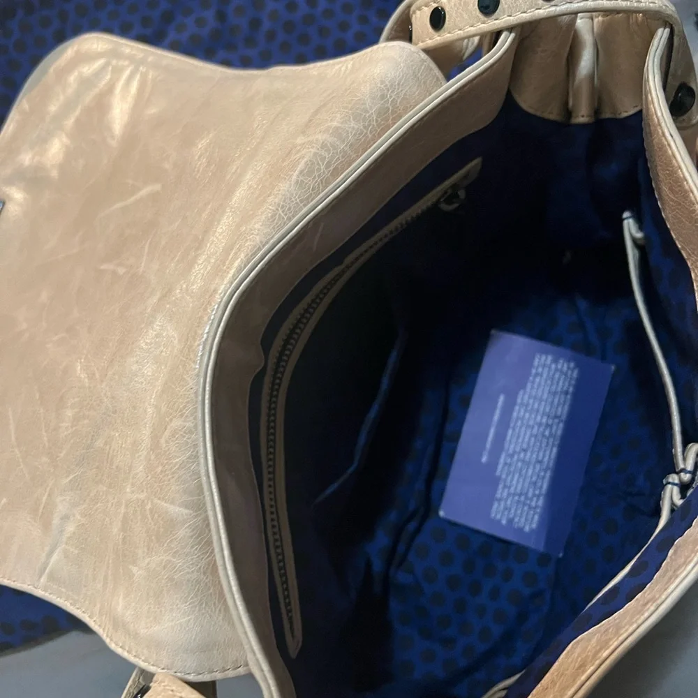 Handbag - Picture 4 of 5